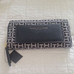 Tommy Hilfiger Monogram Black and White Clutch